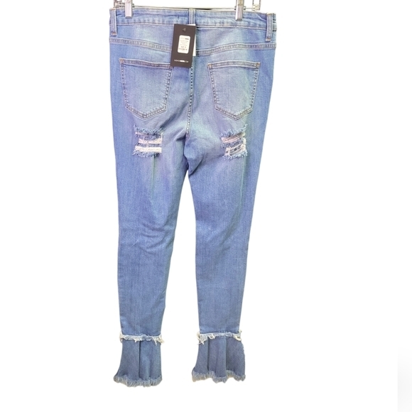 Fashion Nova Juniors Flare Leg Distressed Denim Jeans sz 15 NWT - Picture 2 of 11